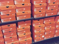 -NIKE上海青浦换季优惠店