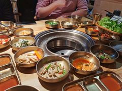 十道正宗韩国小菜-金顺韩式烤肉·网红烤肉店(广利路店)