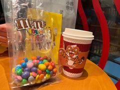 -m豆巧克力世界(上海世茂广场店)