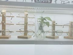 -翰佐蔡司小乐圆·依视路星趣控·暴龙眼镜折扣店