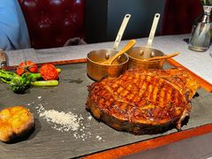 饲谷西冷牛排-弦月窗LUNETTE BY AMANDA(复兴路店)