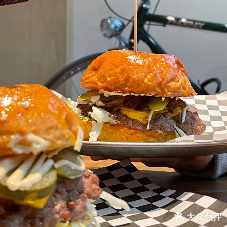 多么伟大的两个汉堡🍔