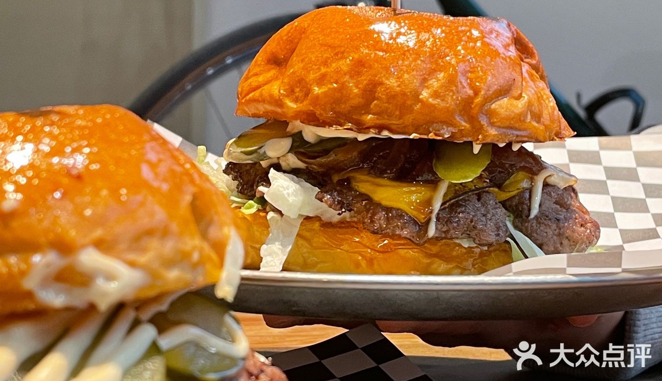 多么伟大的两个汉堡🍔