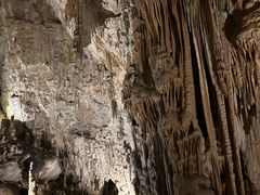 -波斯托伊纳溶洞