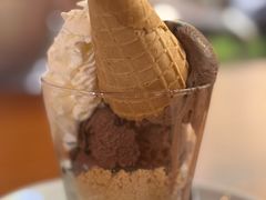 -Chom Cafe and Restaurant