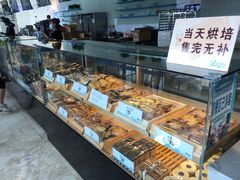 面包甜点陈列柜-贝林大翅鲸简餐厅(国家海洋博物馆店)