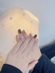 -芊屿芊浔美甲