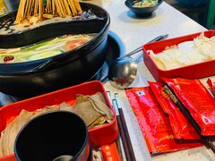 -钢管厂五区小郡肝串串香(蜀都万达店)
