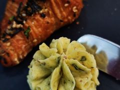 -Mark&Mars Restaurant