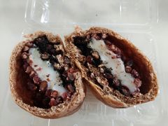 红豆麻薯黑芝麻小欧包-纯坊佳哥手作(江汉路店)