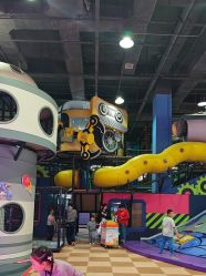 -欧酷世界动力星球(王府井奥莱UP TOWN店)