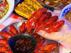 -肥小宝·金牌油焖大虾(襄阳龙虾地标店)