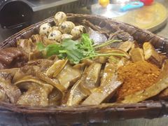 招牌筲箕卤菜-灶东家民间菜(回兴店)
