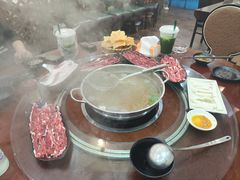 -闽粤一牛潮汕牛肉火锅