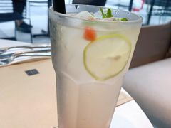 蜜桃鲜芭乐气泡水-乔泰勒JOETYLER西餐厅(曲江店)