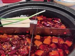 -爱你您·自家鱼塘·活水喷泉鱼火锅(八里店)