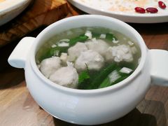 川味香辣白胡椒鱼丸汤-将相和·海鲜蒸饺大连菜