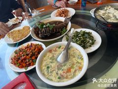 -明月食府(二区干二路店)