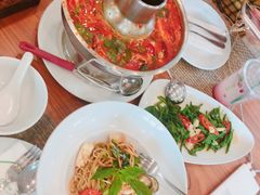 -Chom Cafe and Restaurant