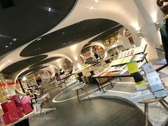 -钟书阁(珍园店)