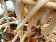 -歹歹的加个面过油肉拌面
