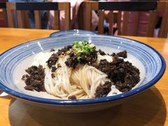 -霸蛮湖南菜·牛肉粉(荣京西街店)