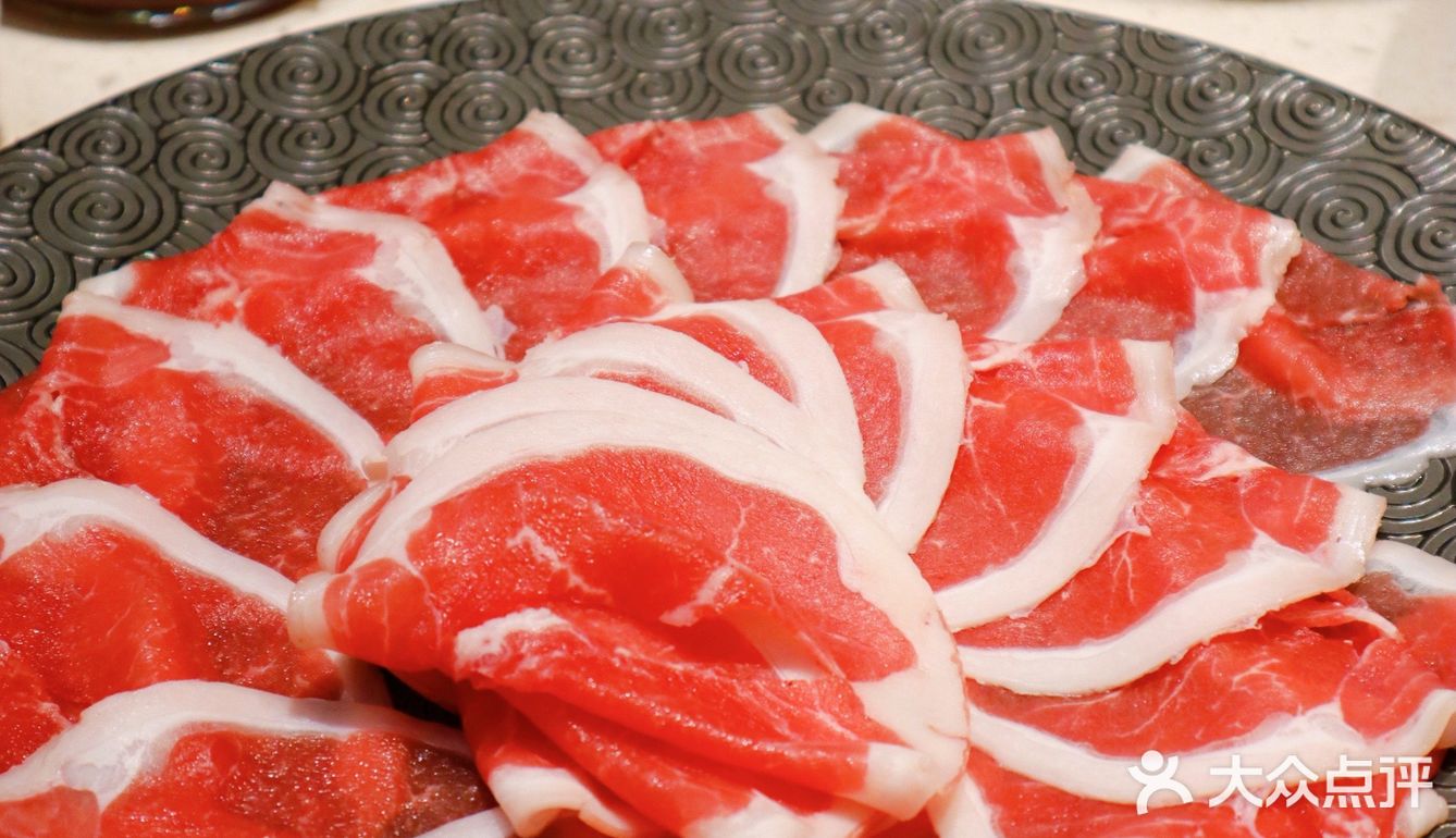 晚上排队超长酱料好评好评!不管是芝麻酱+韭花酱