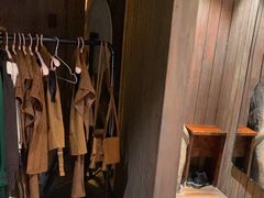 -暴风岛沉浸式体验馆(百联世纪店)