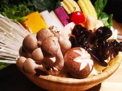 -湊湊火锅·茶憩(杭州湖滨银泰in77店)