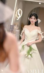 -艾米丽婚纱礼服