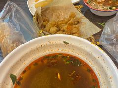 -爆炸头阿姨小四川正宗川味小吃(无任何分店)