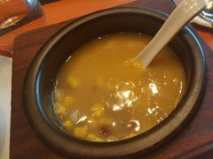 花胶炖鱼唇-名佳荟