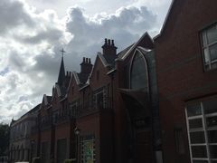 -钟书阁(松江泰晤士小镇店)