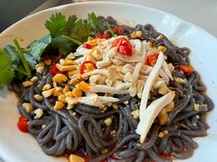 鸡丝蕨根粉-巷子宽·酸菜鱼(迪士尼小镇店)