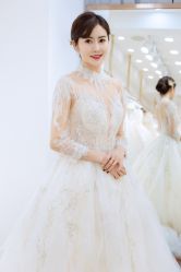 -艾朵婚纱
