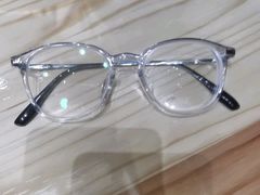 -豪门视光·星趣控·蔡司依视路眼镜代理商(中央大街店)