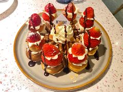 草莓忌廉华夫饼-BE BRIGHT KITCHEN(正佳广场店)