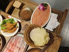 -巴卤社老火锅(财富店)