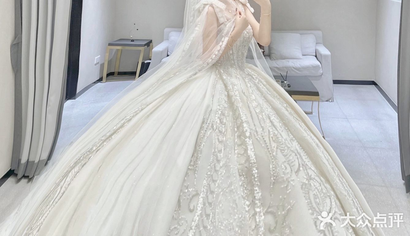 在抖音被疯狂点赞评论｜即白婚纱👰‍♀️
