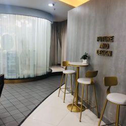 点击看大图 -八佰伴8008星级形象店