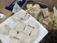 -屯老二农家铁锅炖·行业领军者(梅江店)