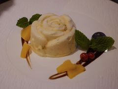 自制焦糖坚果冰糕-YUE·6·西式融合餐厅(外滩六号店)