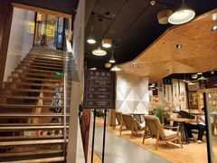 -新华里咖啡书吧(新华书店小寨店)