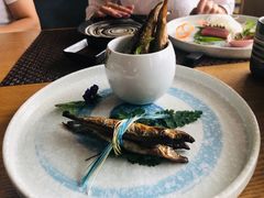 刺身拼盘、杏鲍菇黑椒牛粒、沙拉、日式泡菜、多春鱼、牛五花-松本楼(桥西店)