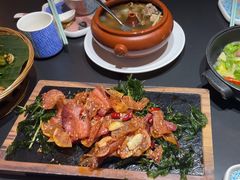 -桥边小楼·手工云南菜·古城观景小楼