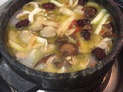 -南渝食府.墨脱石锅松茸鸡