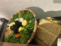 -尚尚仙·酸汤猪手·猪肚鸡火锅(华联万柳购物中心店)