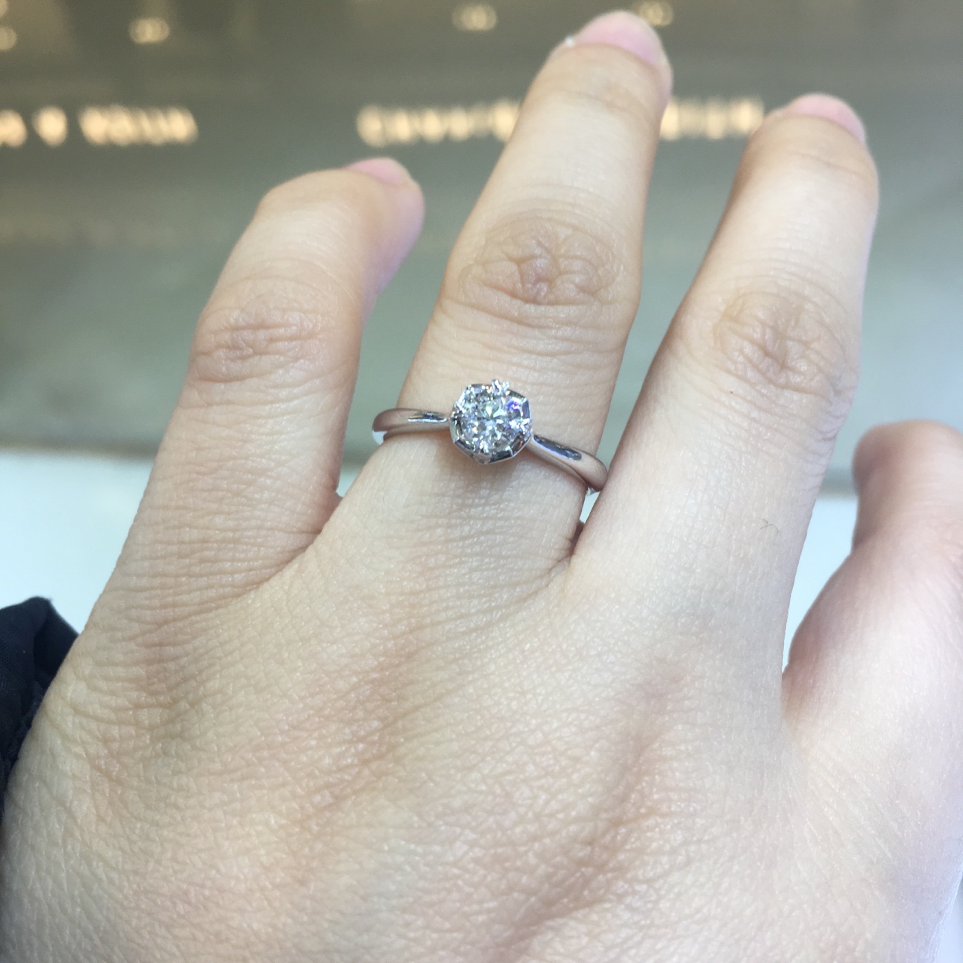 佐卡伊很久以前就听过这个牌子,门店的位置