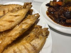 炸偏口鱼-方城小吃店