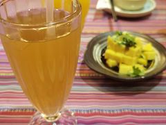 -香巴拉云南餐厅(华莱坞店)